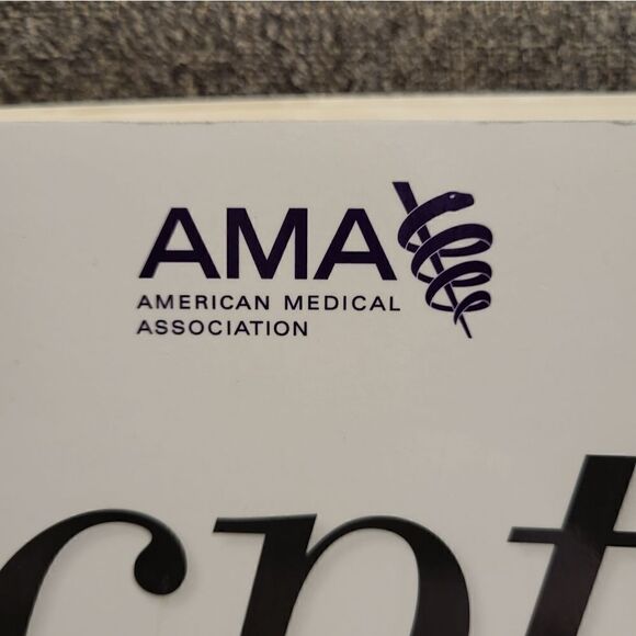 CPT 2018 American Medical Association book professional edition - Picture 2 of 11